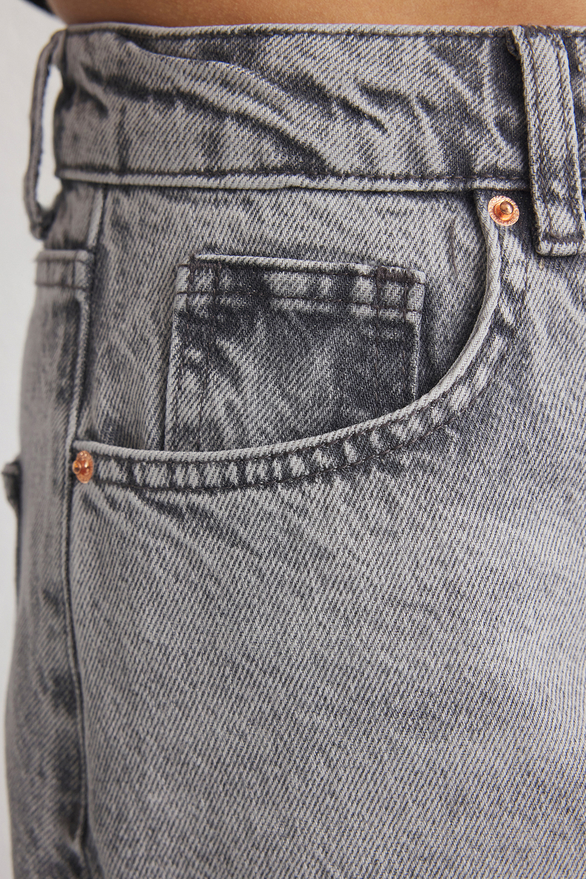 Trendyolmilla  Gri Normal Bel Loose Baggy Jeans TWOSS25JE00063 - Görsel 4