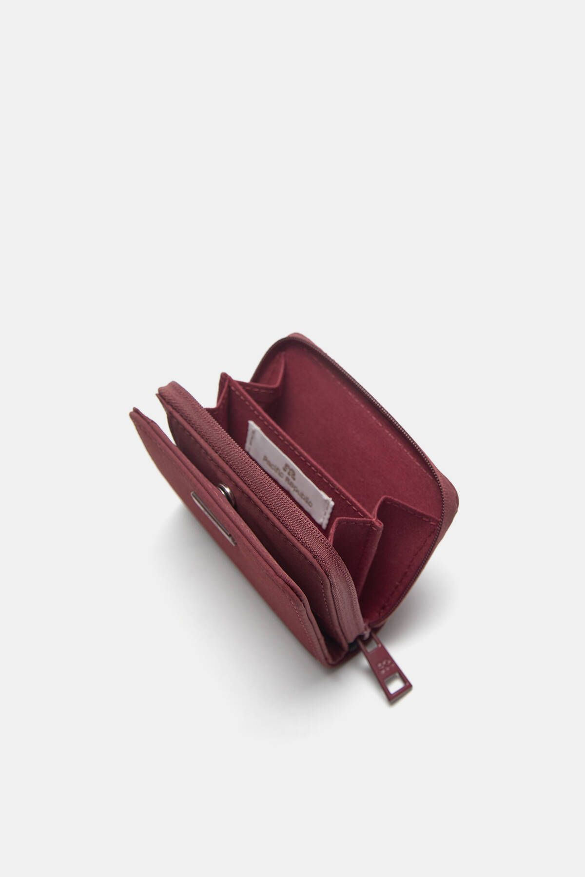 کیف پول نایلونی با زیپ و بخش‌های متعدد   Pull & Bear