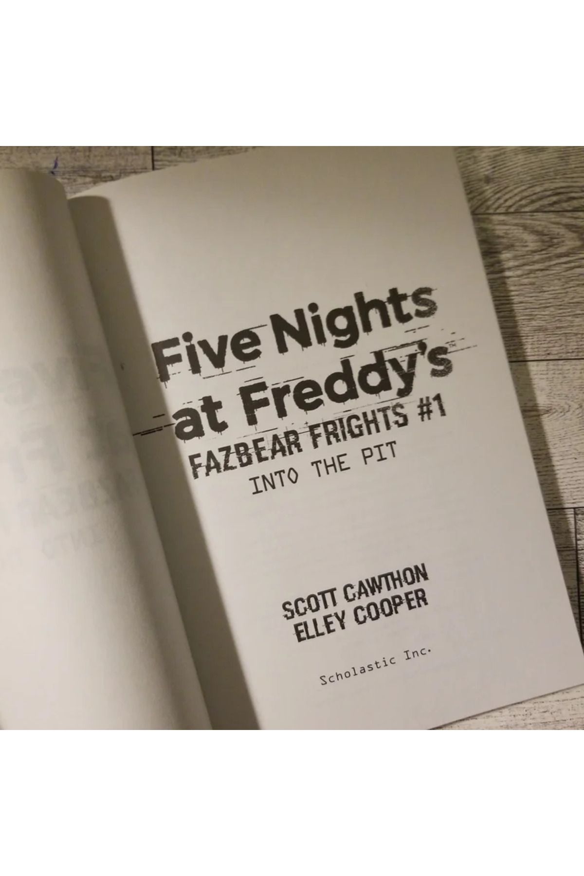 Penguin Books-Five Nights for Scott Cawthon'N at Freddy's (Volume 1) Afk Book 3