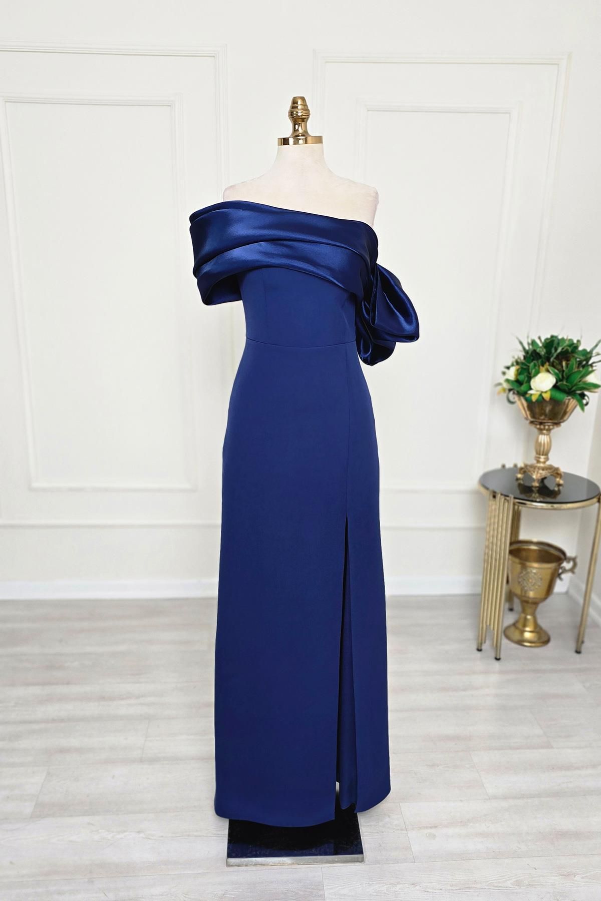 Yonca Moda Evi Lacivert Asimetrik Krep Elbise 6589