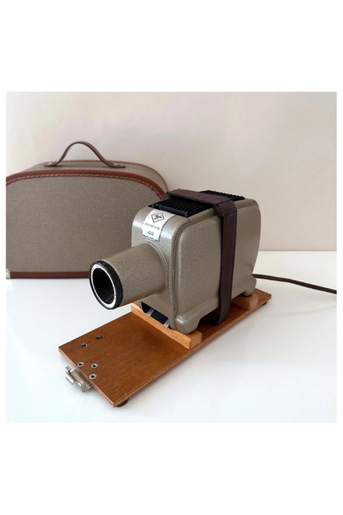 Agfa VİNTAGE PROJEKTÖR AGFA OPTİCUS 100 SLİDE PROJECTOR