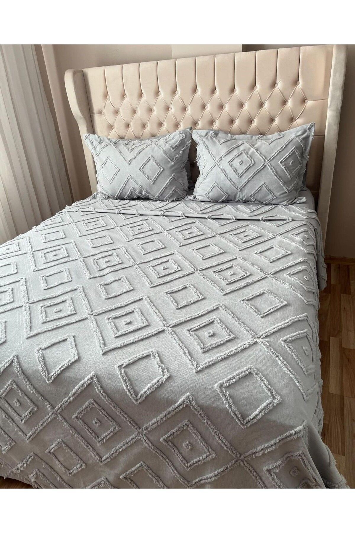 Sofya Iskandinav Çift Kişilik Püsküllü Yatak Örtüsü 250x260 2 Yastık 50x80