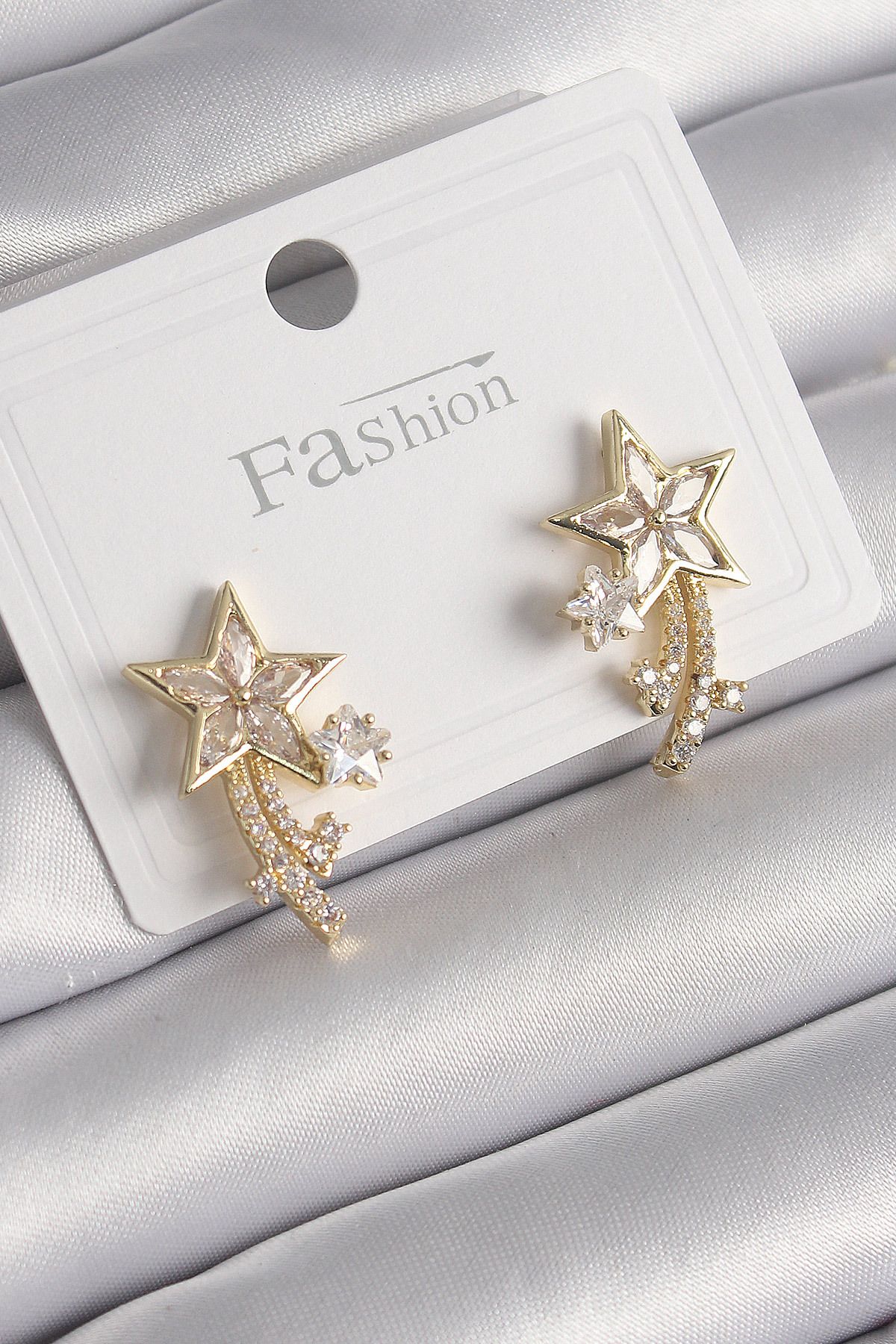 New Things Pirinç Gold Renk Zirkon Taşlı Kuyruklu Yıldız Model Kadın Küpe