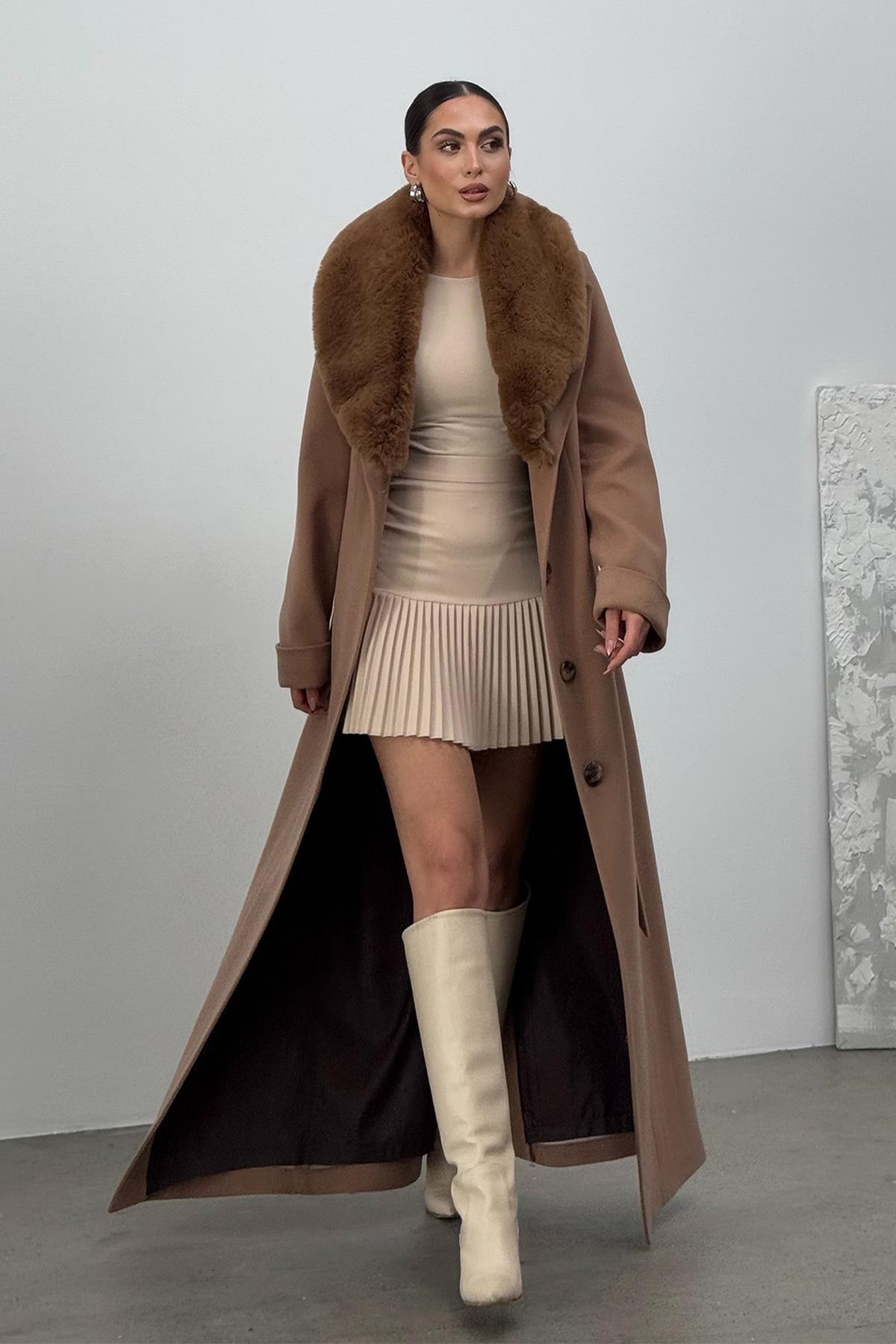 Olcay  Çıkabilen Kürklü Erkek Yaka Belden Kuşaklı Manto KAMEL 3015-Y - Görsel 6