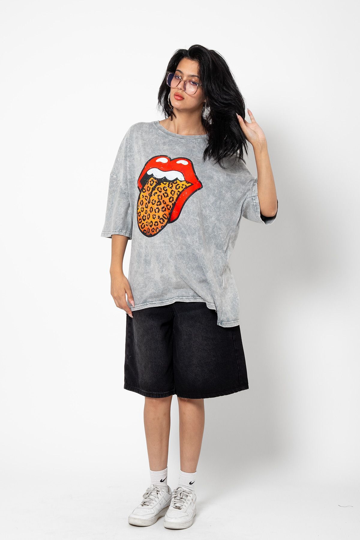 Sekizbiraltı-Rolling Stones Leopardí vzor - Unisex oversize bílé tričko 5