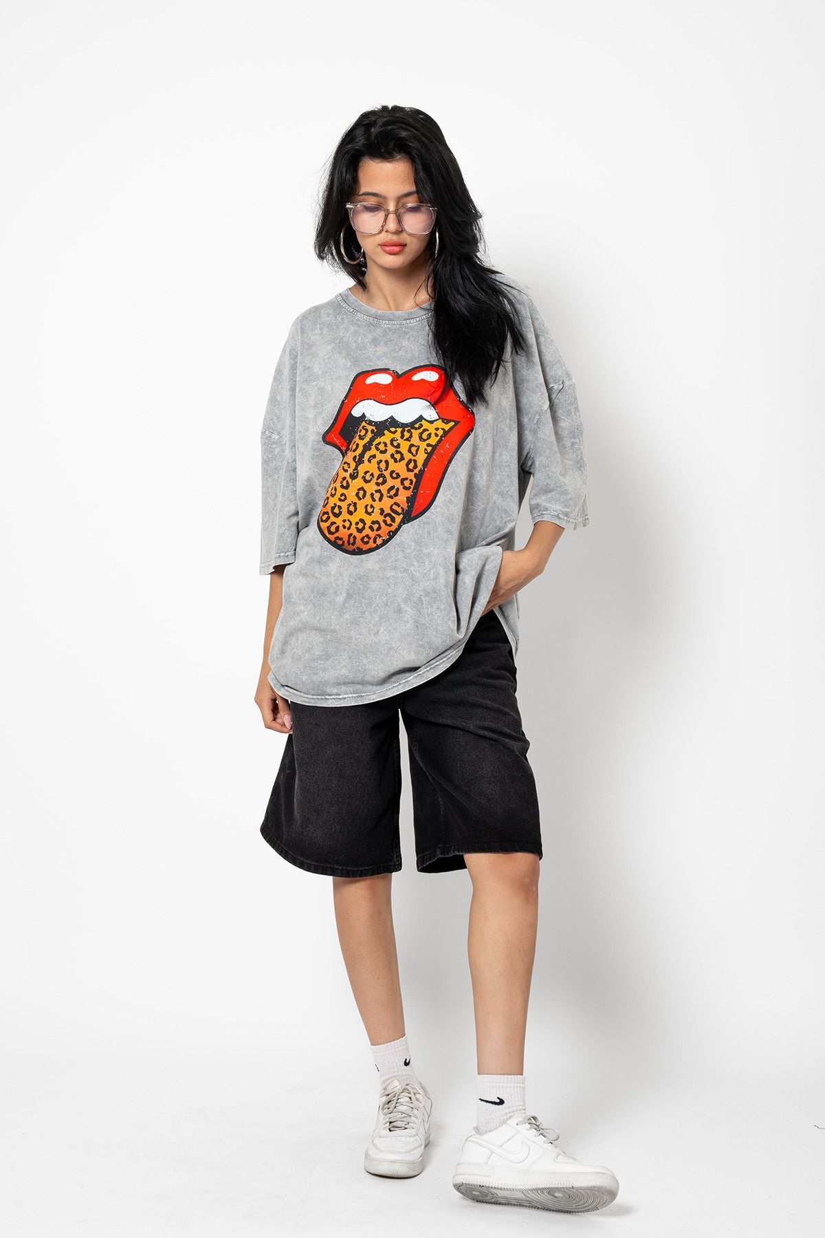 Sekizbiraltı-Rolling Stones Leopardí vzor - Unisex oversize bílé tričko 6