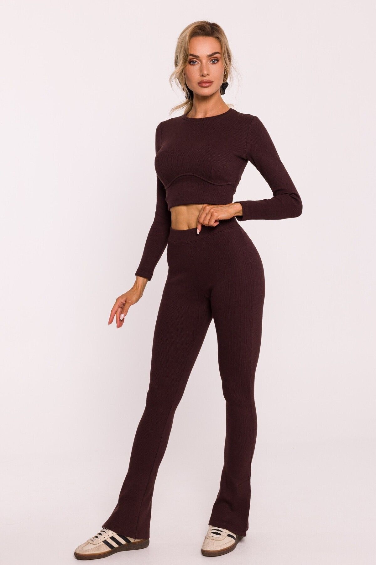 Made of Emotion-Ribbed leggings with slits 1