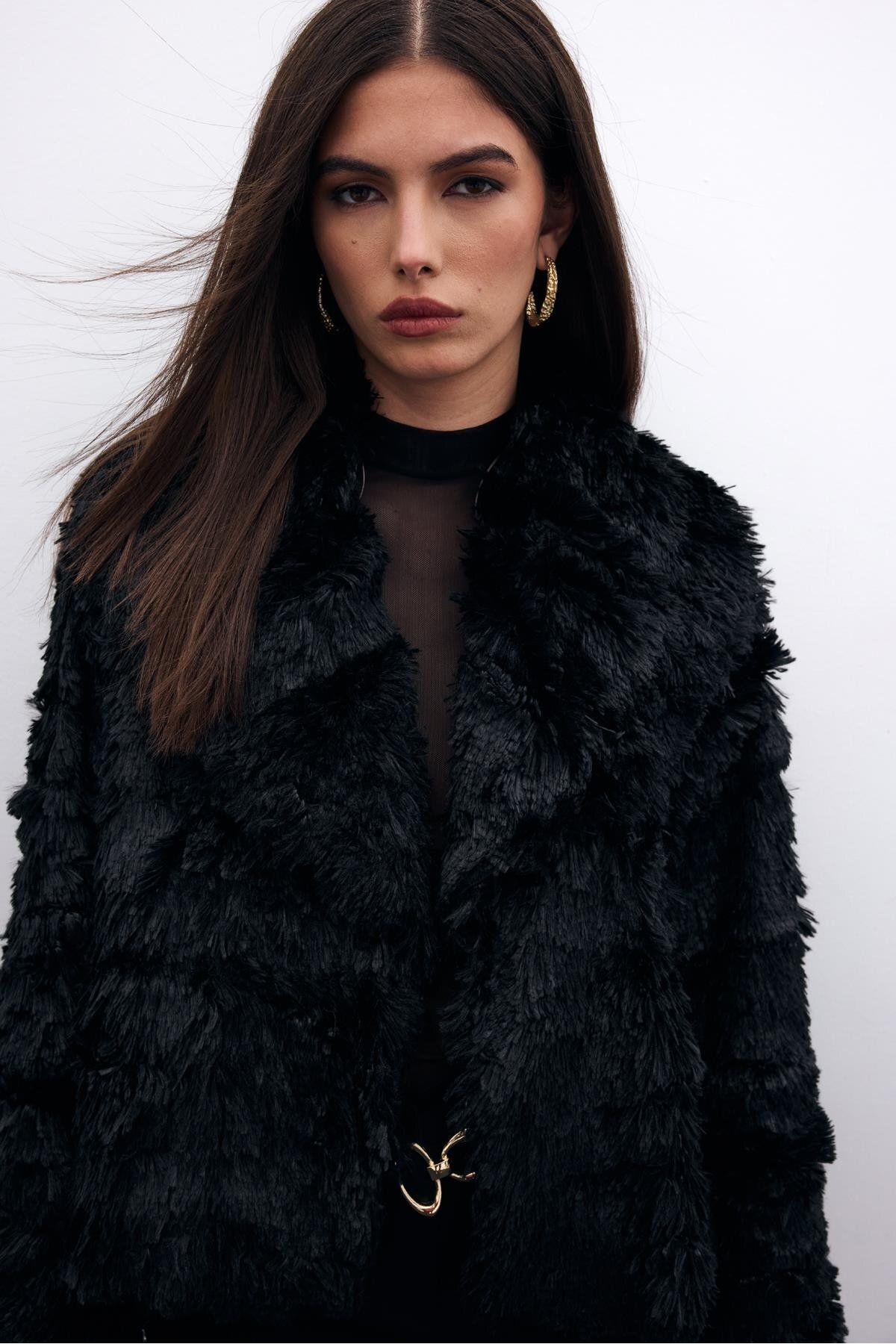 Sateen-Black Plush Jacket - Collared 4