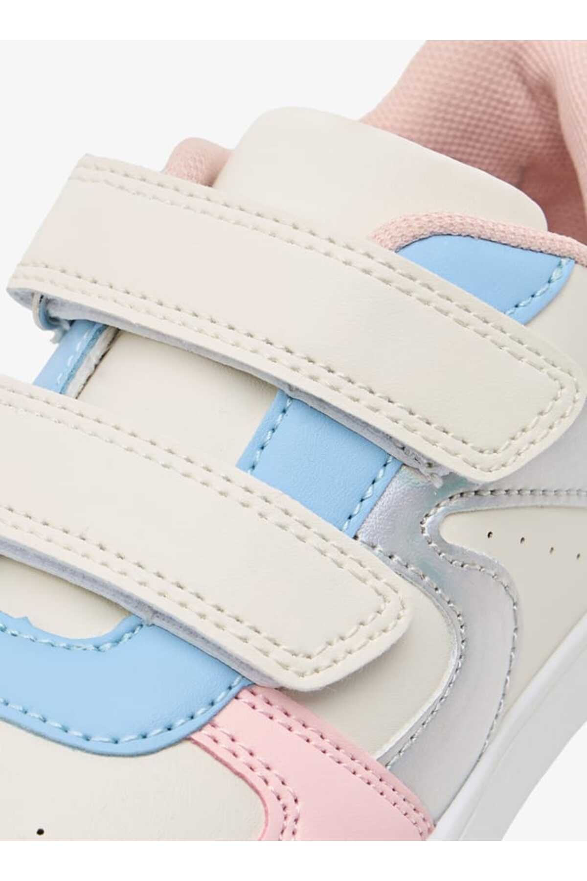 Flora Bella by Shoexpress-Flora Bella Colourblock Sneakers with Hook and Loop Closure 4