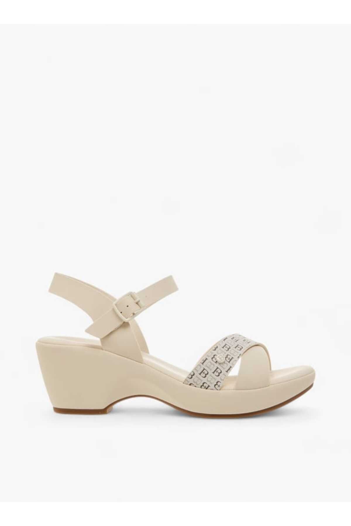 Flora Bella by Shoexpress-صندل Flora Bella Monogram Print Cross Strap مع كعب سميك وإغلاق بإبزيم 3