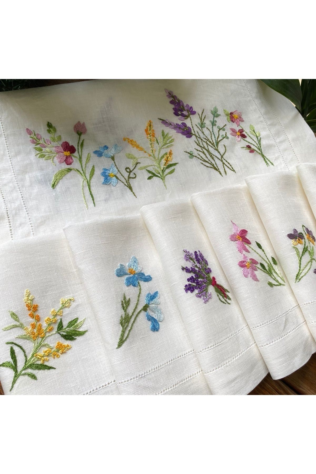 Home-Hand Embroidered Table Ranry on 100% Linen Fabric in 50*1.40 Sizes and 6Pcs Napkin Set 4