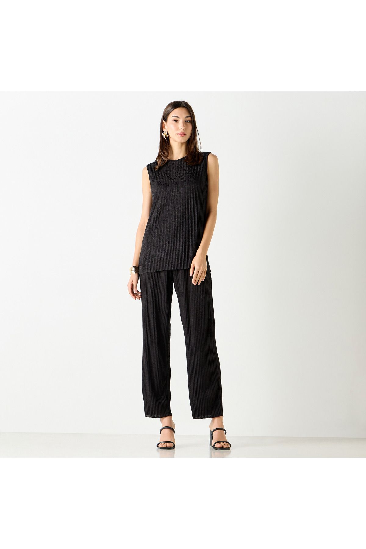 Iconic-Textured Flexi Waist Pants 2