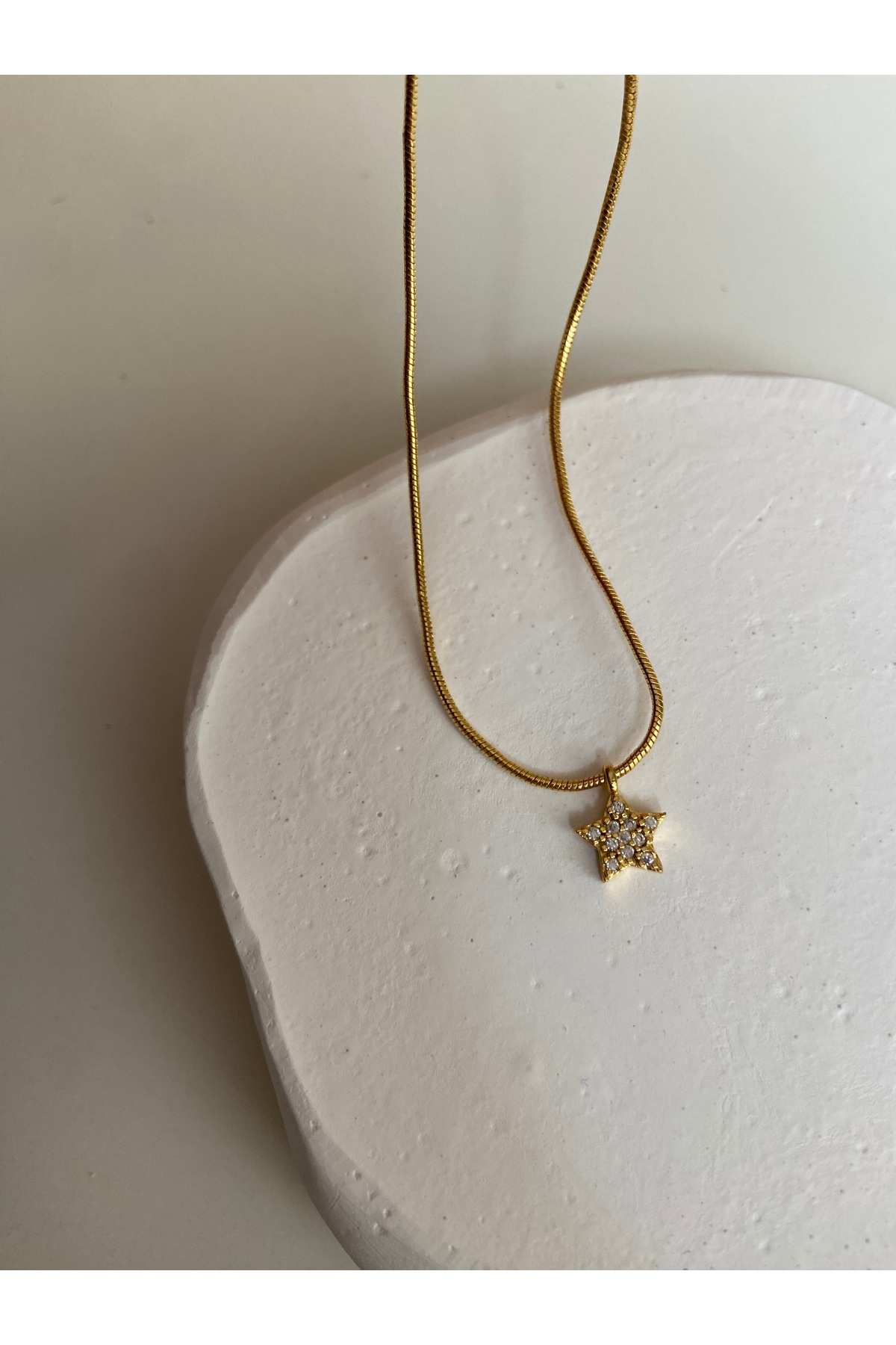 Taşlı Yıldız Charm Altın Kaplama Gold Kadın Kolye (45 cm) – Sevgililer Günü Özel - Detay Görseli 2