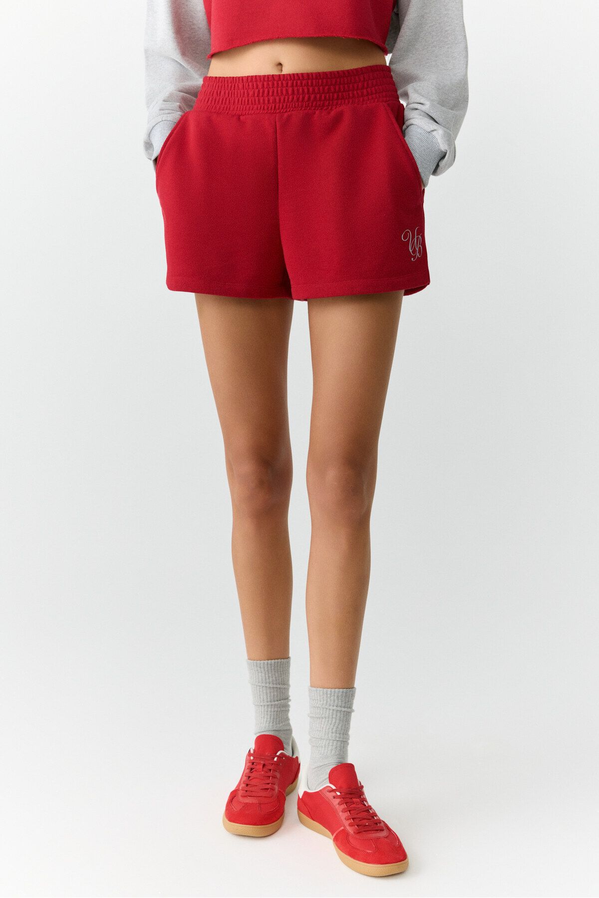 Urban Beat-Urbanbeat Damen-Shorts mit elastischem Bund und Taschendruck, Relaxed Red Shorts 5