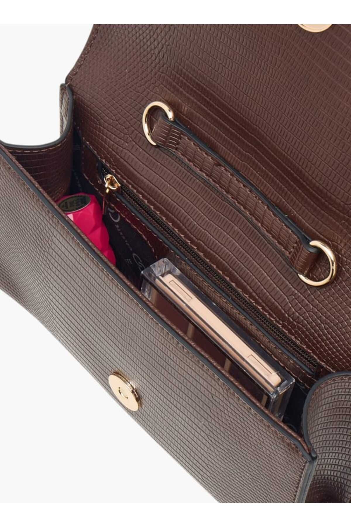 Celeste-Textured Crossbody Bag with Chain Strap and Flap Closure 6