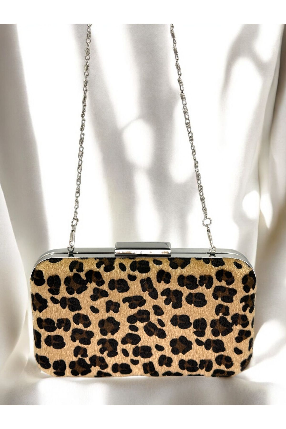 Veste Moda-Feathered Imported Leopard Patterned Metal Oval Case Evening Dress Bag Evening Bag 4