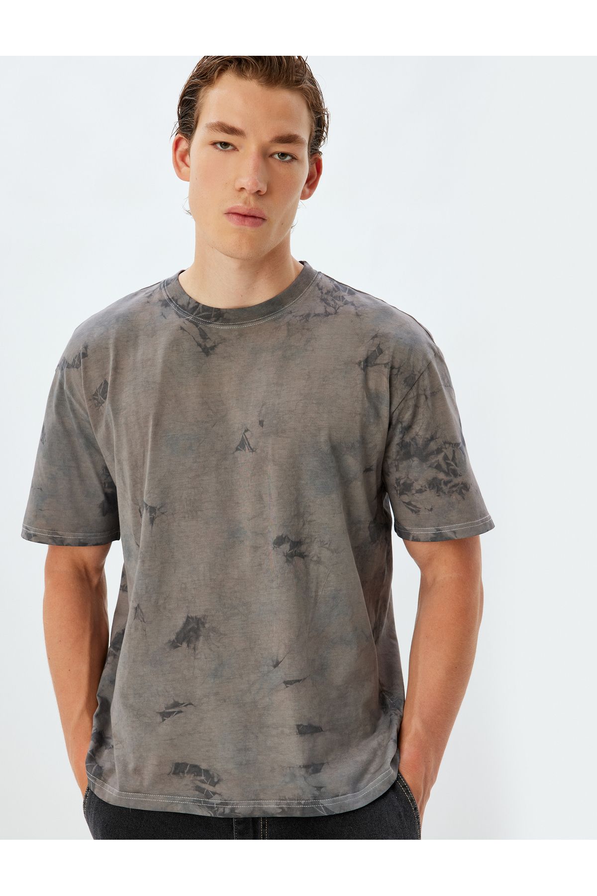 Koton Yeni Sezon Oversize Tişört Batik Desenli Kısa Kollu Bisiklet Yaka Pamuklu