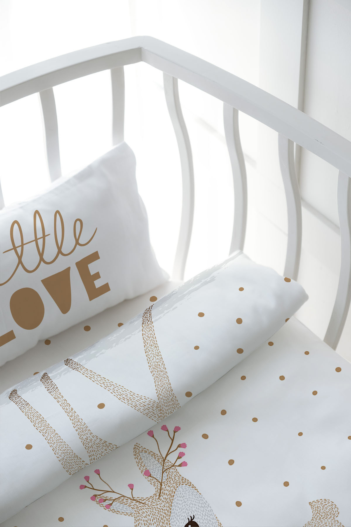 Tuğba Kuğu Park Yatak Nevresim Takımı (80x120) - Iconic Serisi - Çiçek Boynuzlu Geyik fotoğrafı 5 (önizleme)