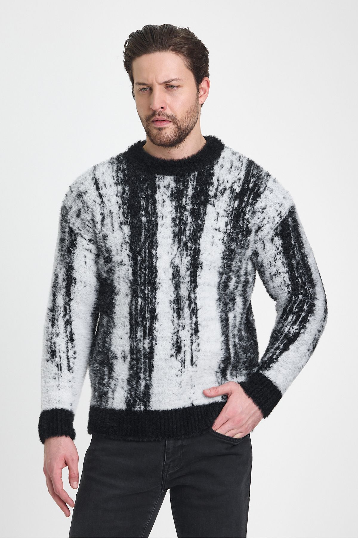 TREND KOMBİN-Men's Print Plush Textured Black Oversize Knitwear Soft and Stylish Design 4