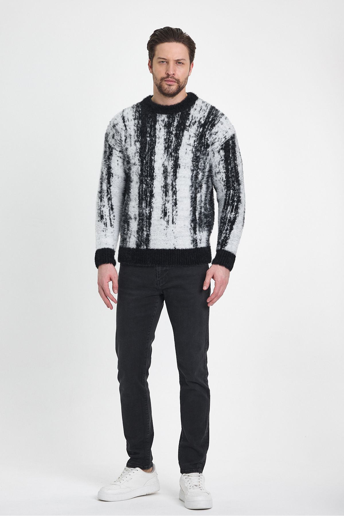 TREND KOMBİN-Men's Print Plush Textured Black Oversize Knitwear Soft and Stylish Design 2