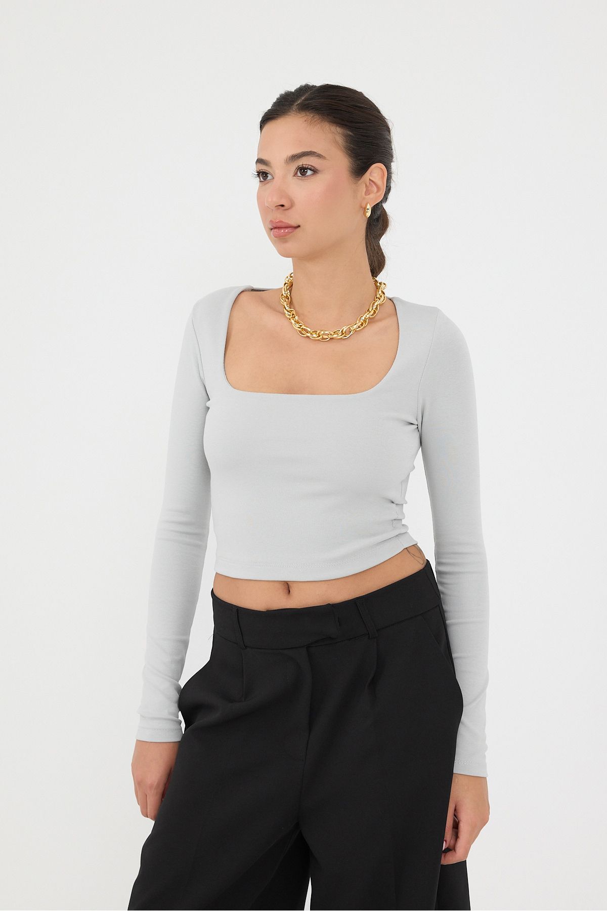 Addax-Square Neck Long Sleeve Basic Crop Blouse B3713-J1 1