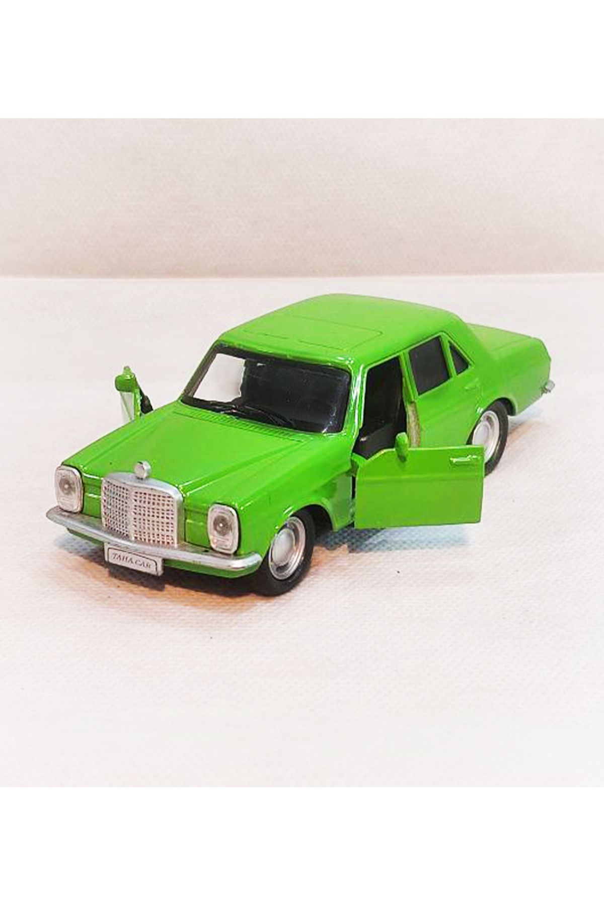 MERCEDES Benz W114 | Çek Bırak E220 Metal Araba | Diecast 1:36 Model Oyuncak