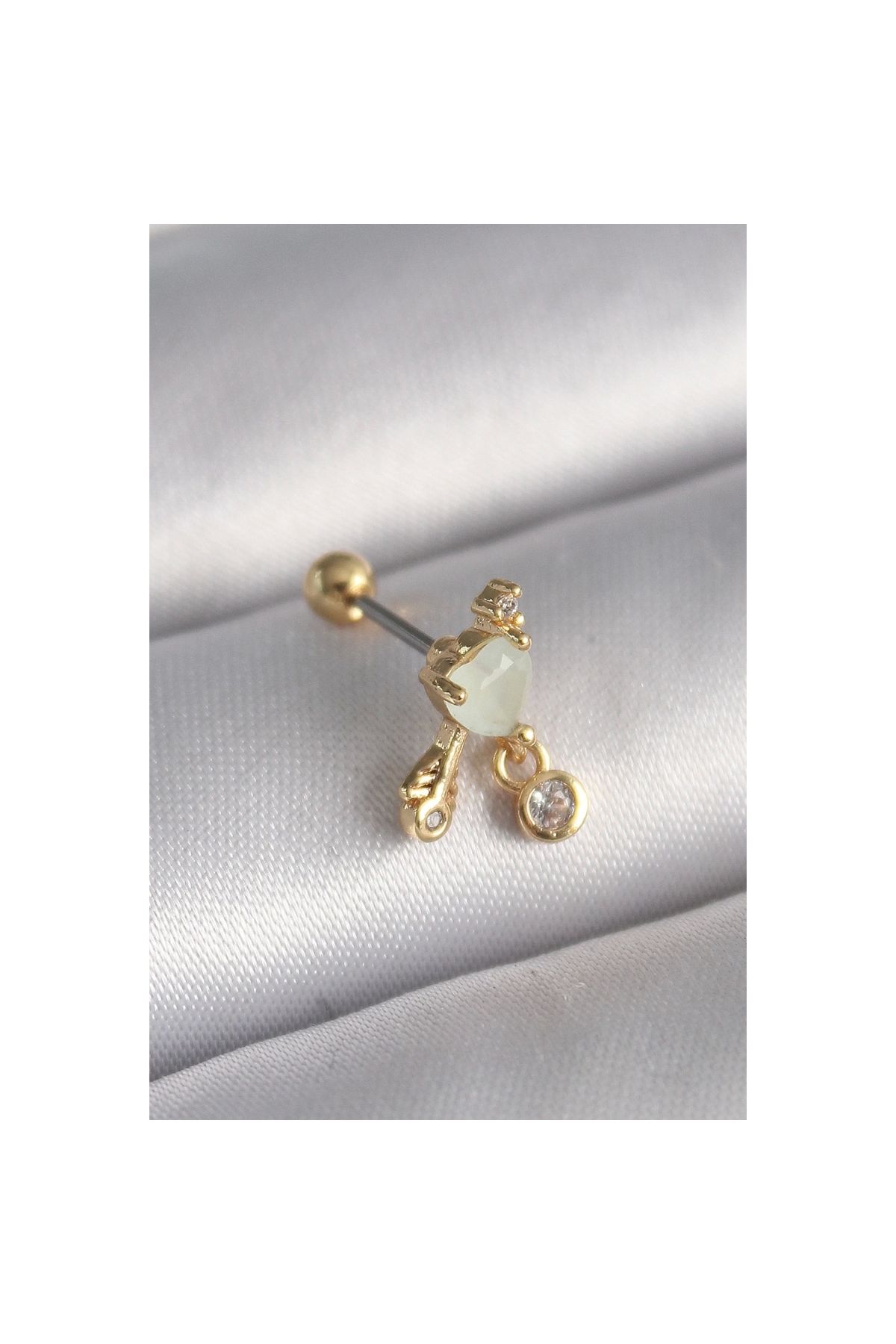 Narnuga 316L Çelik Gold Renk Beyaz Mineli Kalp Sallantı Zirkon Taşlı Tragus Piercing - TJ-PR1228