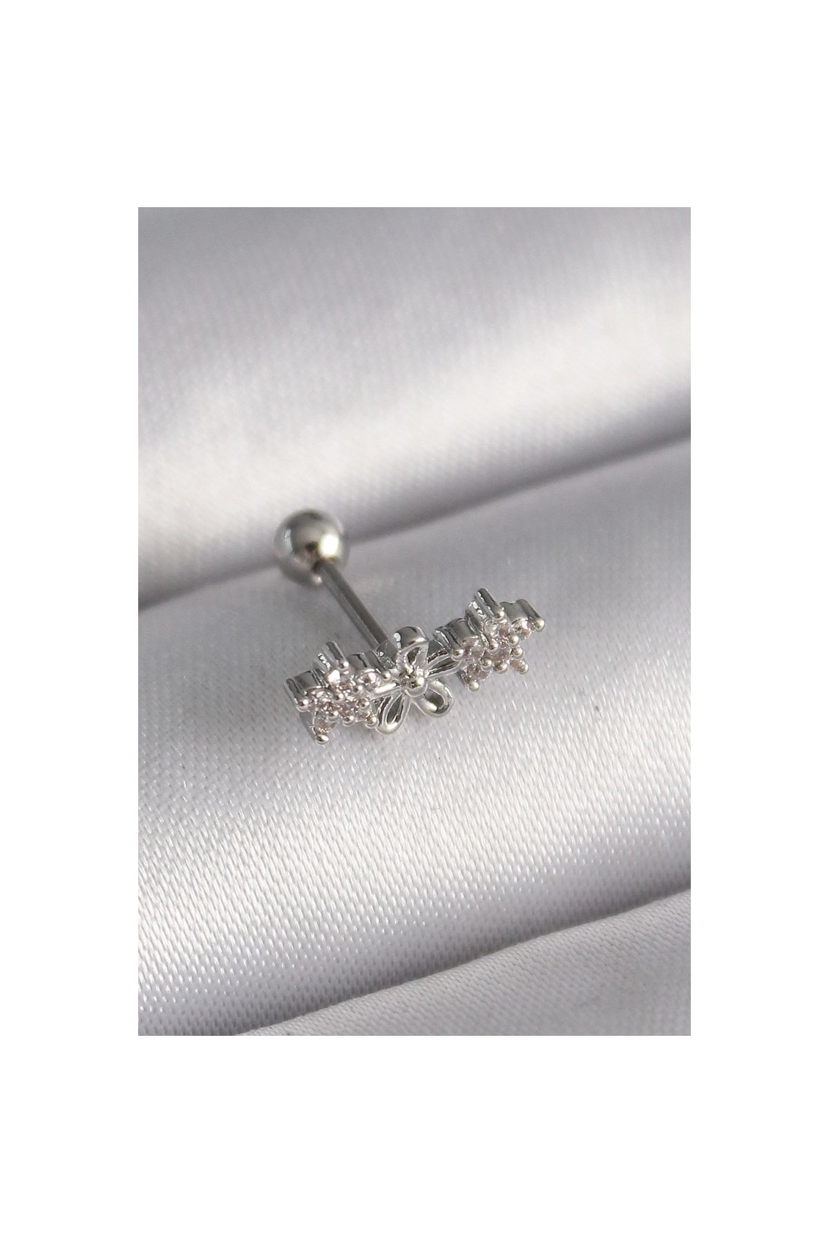 Narnuga 316L Çelik Gümüş Renk Zirkon Taşlı Çiçek Tragus Piercing - TJ-PR1247