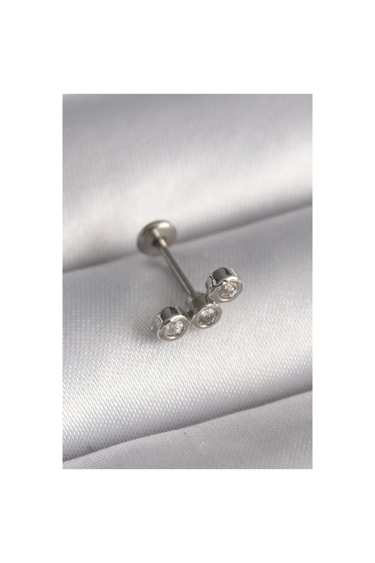 Narnuga 316L Çelik Gümüş Renk Zirkon Taşlı Tragus Piercing - TJ-PR1349