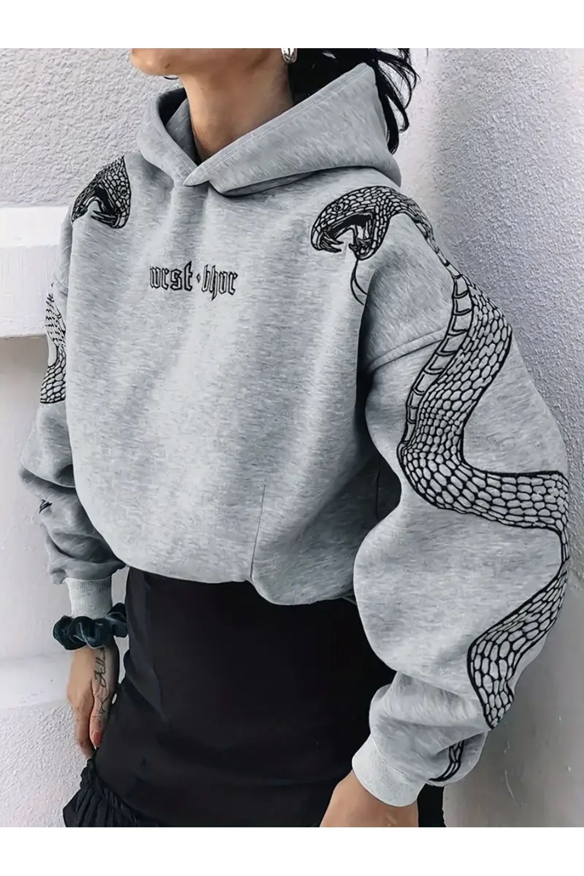 Vordevia Y2K Esintili Yılan & Harf Baskılı Kapüşonlu Sweatshirt