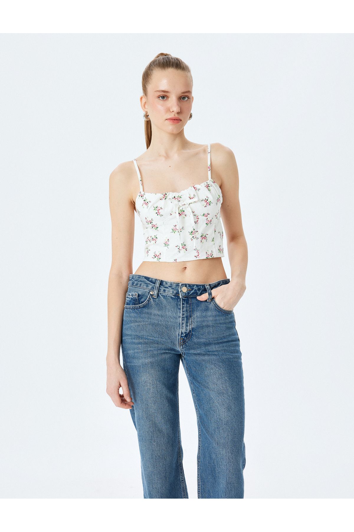 Koton-Λουλουδάτο Crop Top με λουράκι με σχοινί και λεπτομέρεια με κορδόνια 2