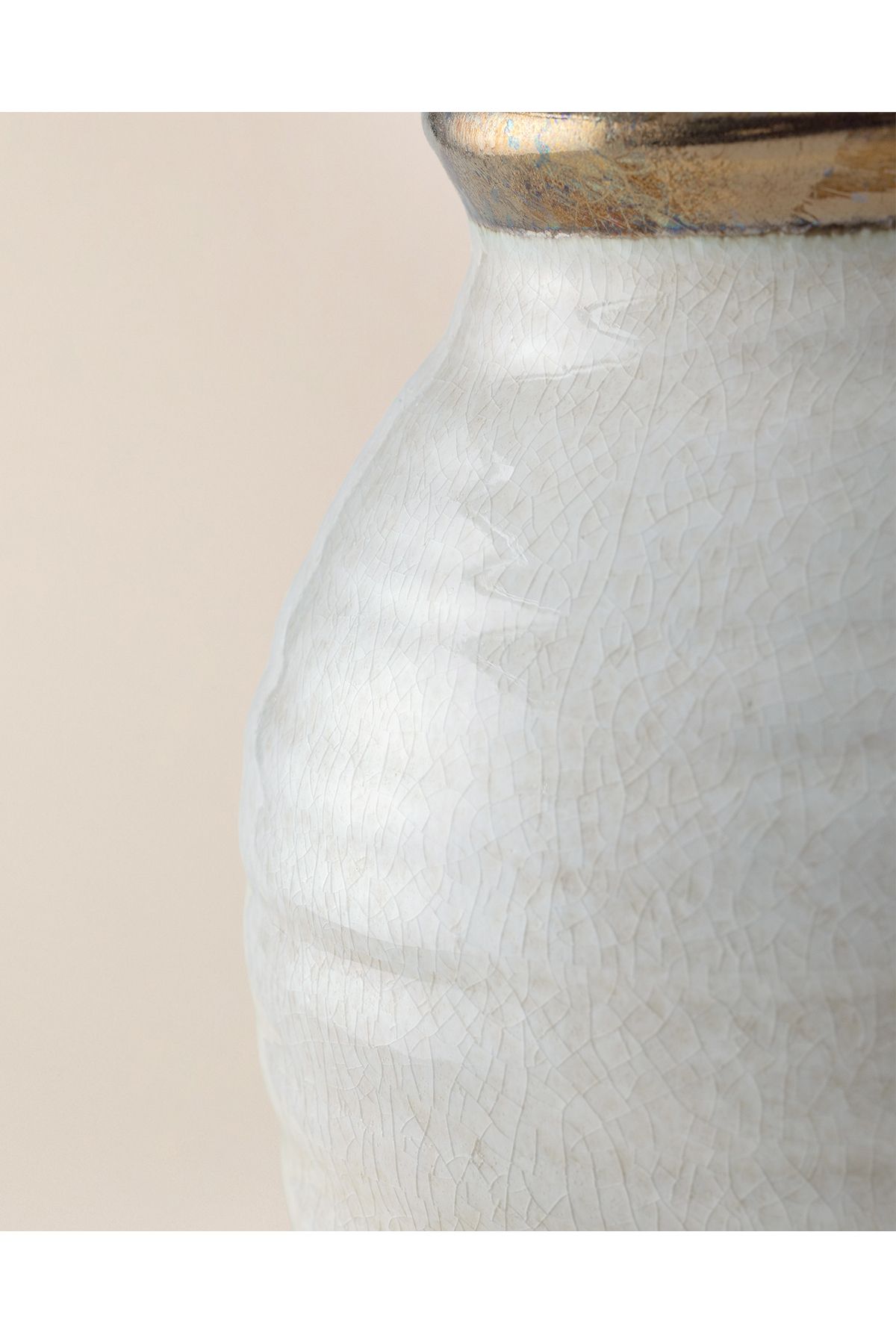Madame Coco-Lily Vase - White 3