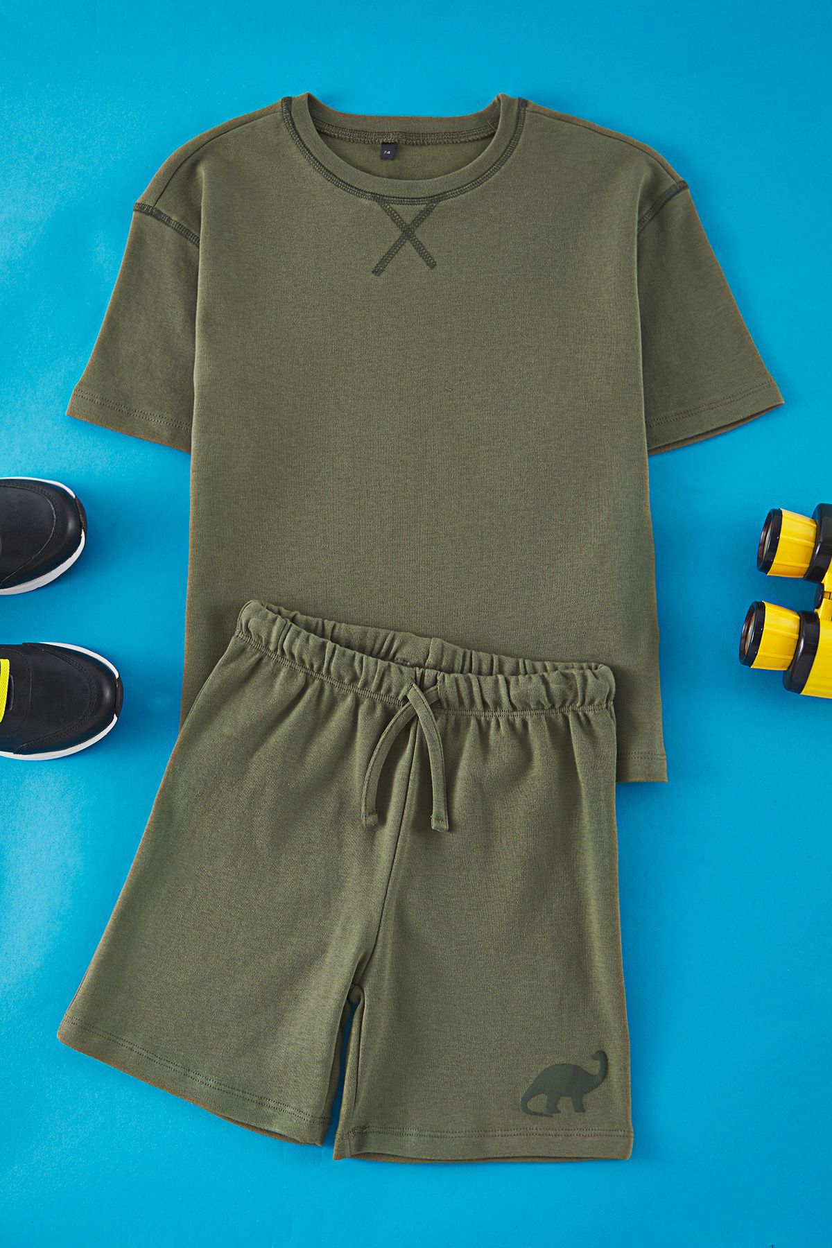TRENDYOLKIDS Khakifarbenes Kurzarm-t-shirt- Und Shorts-set Aus 100 % Baumwolle Für Jungen – für Jungen - 4–5 Jahre