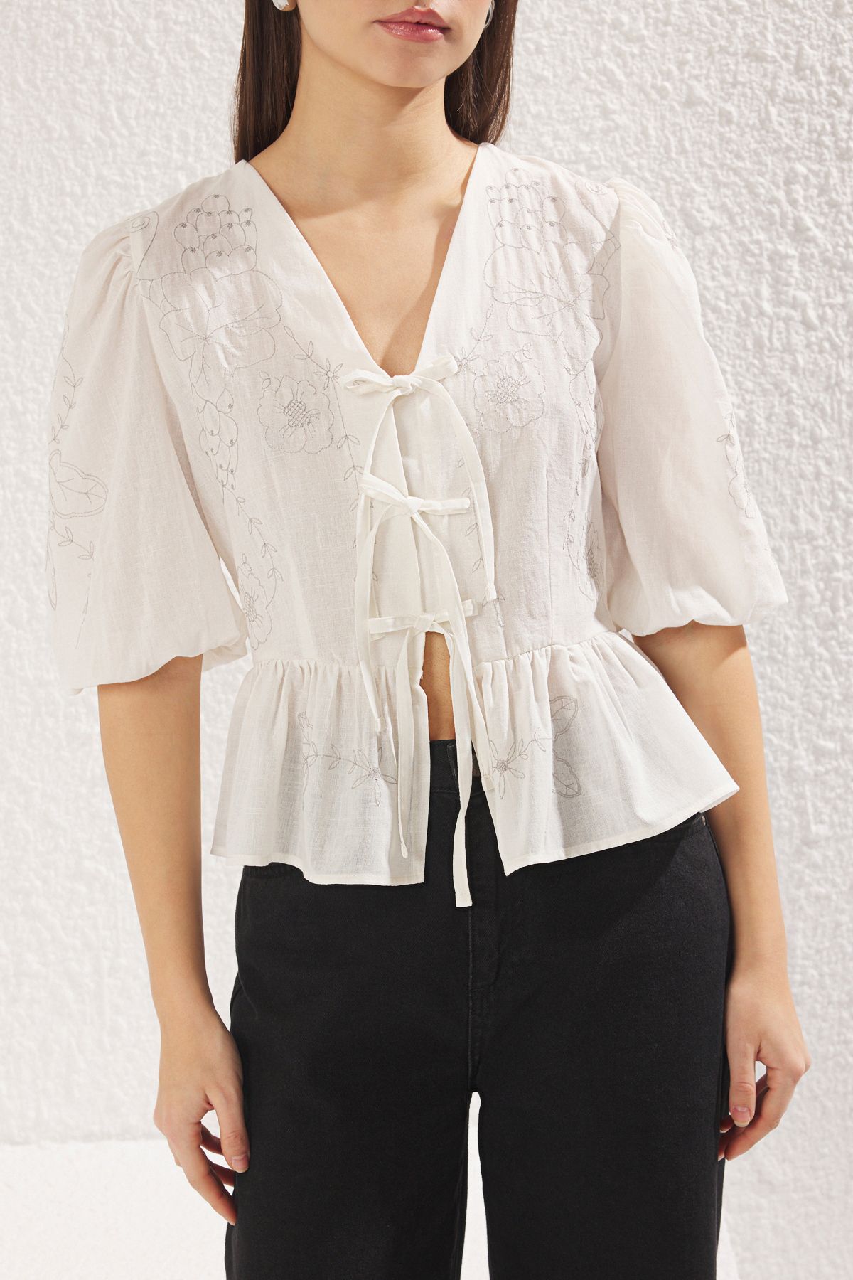 Trendyol Collection-Ecru V-Neck Embroidery Front Lacing Detail Shirt Shirt Twoss25Go00018 3