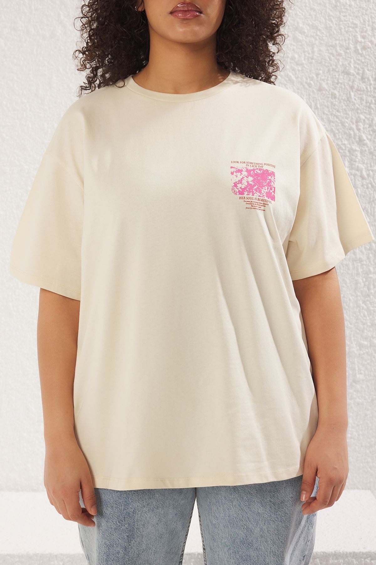 Trendyol Curve-Beige Large Size T-Shirt - 100% Cotton, Front and Back Print, Oversize Fit Tbbss25Bf00002 3