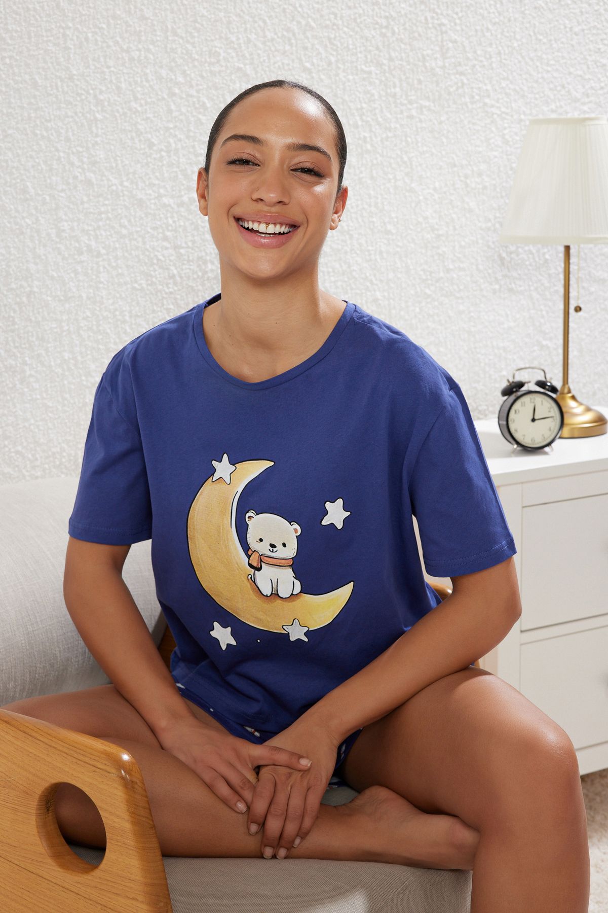 Trendyol Collection-Marineblaues Pyjama-Set aus 100 % Baumwolle mit Teddybär- und Sternmuster – THMSS25PT00081 2