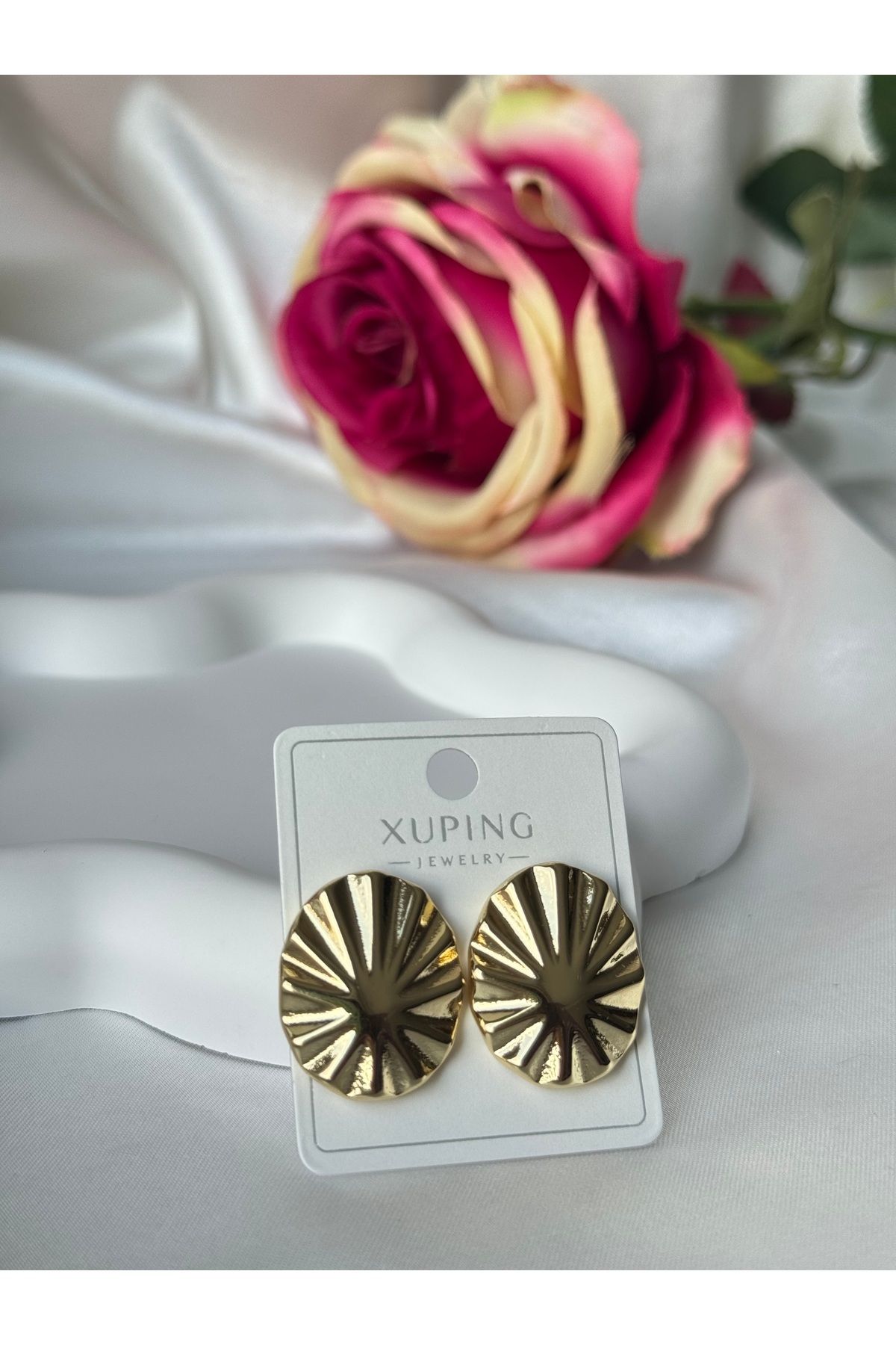 XUPING JEWELRY Altın Renkli Geometrik Şekilli Yuvarlak Çelik Küpe