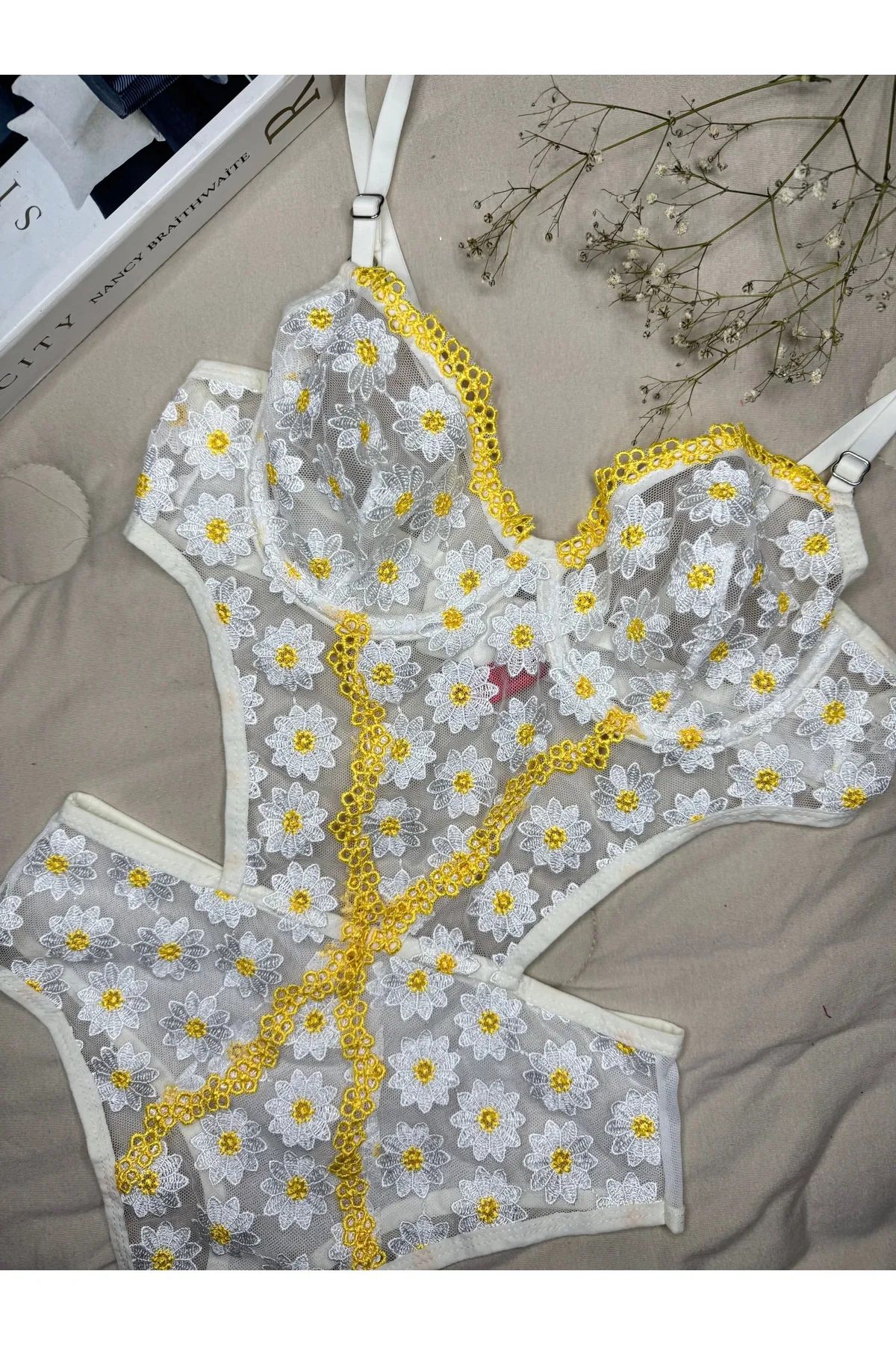 Gül Dantelli Brode Papatya Balenli Kapsız Transparan Bodysuit