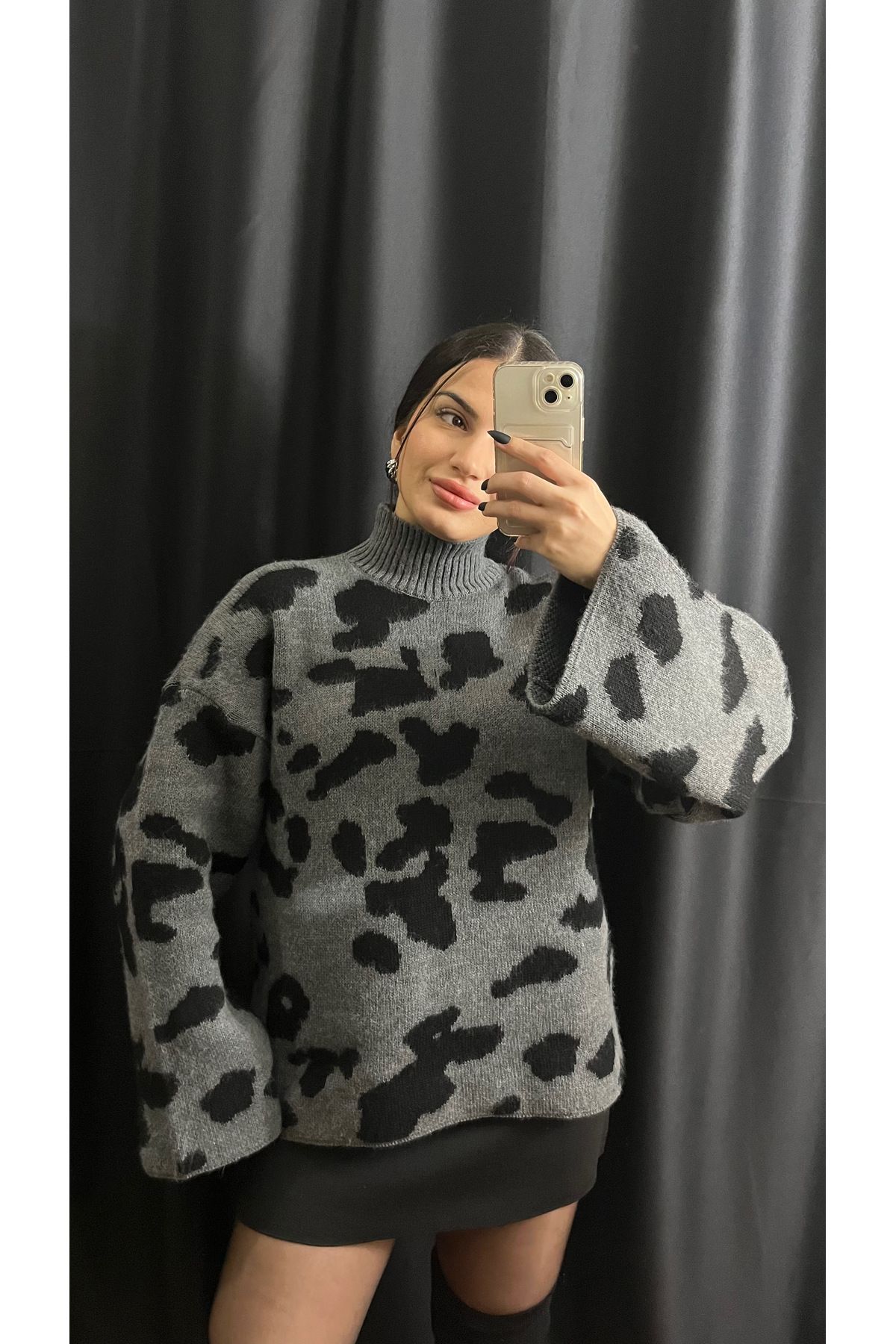 Butik GRİ SİYAH LEOPAR DESEN KAZAK