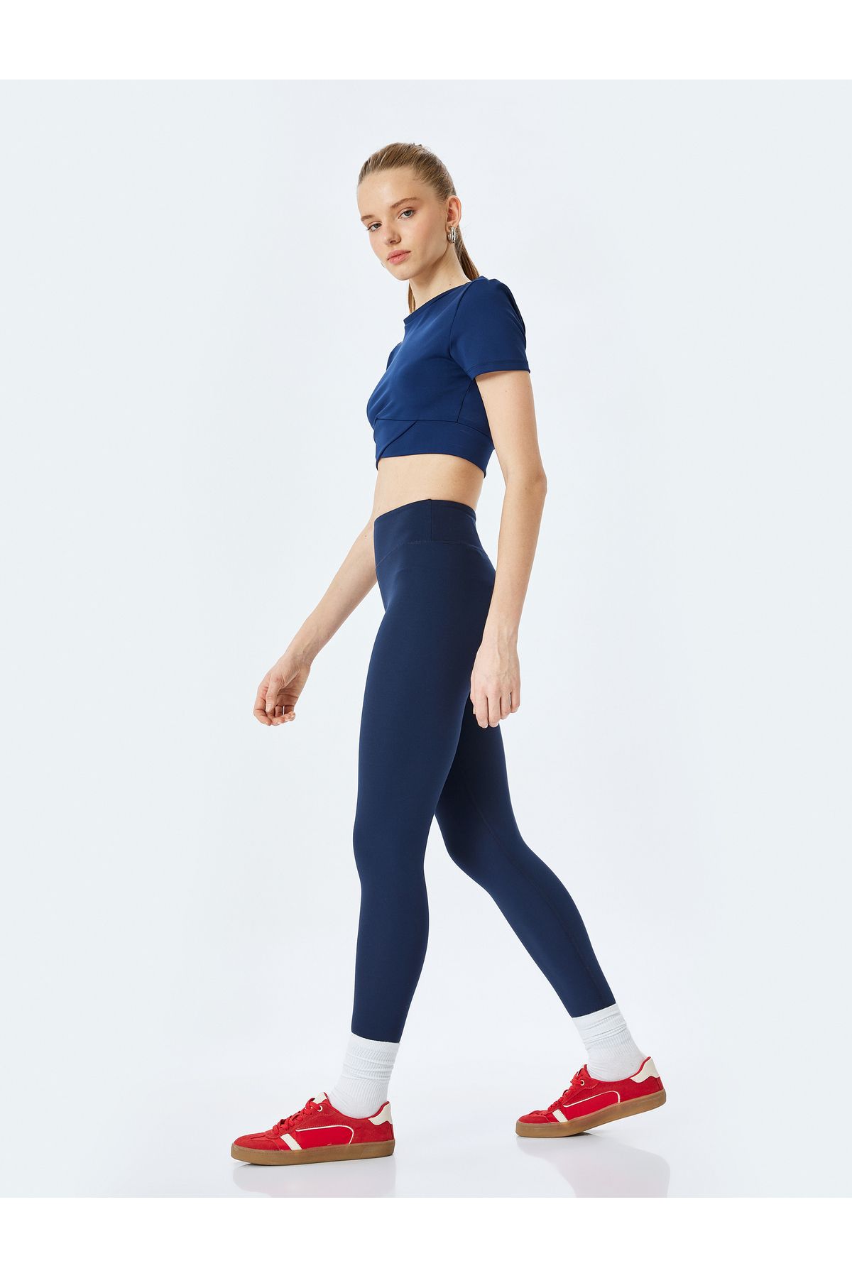 Koton Yeni Sezon Yüksek Bel Dikiş Detaylı Skinny Fit Spor Tayt
