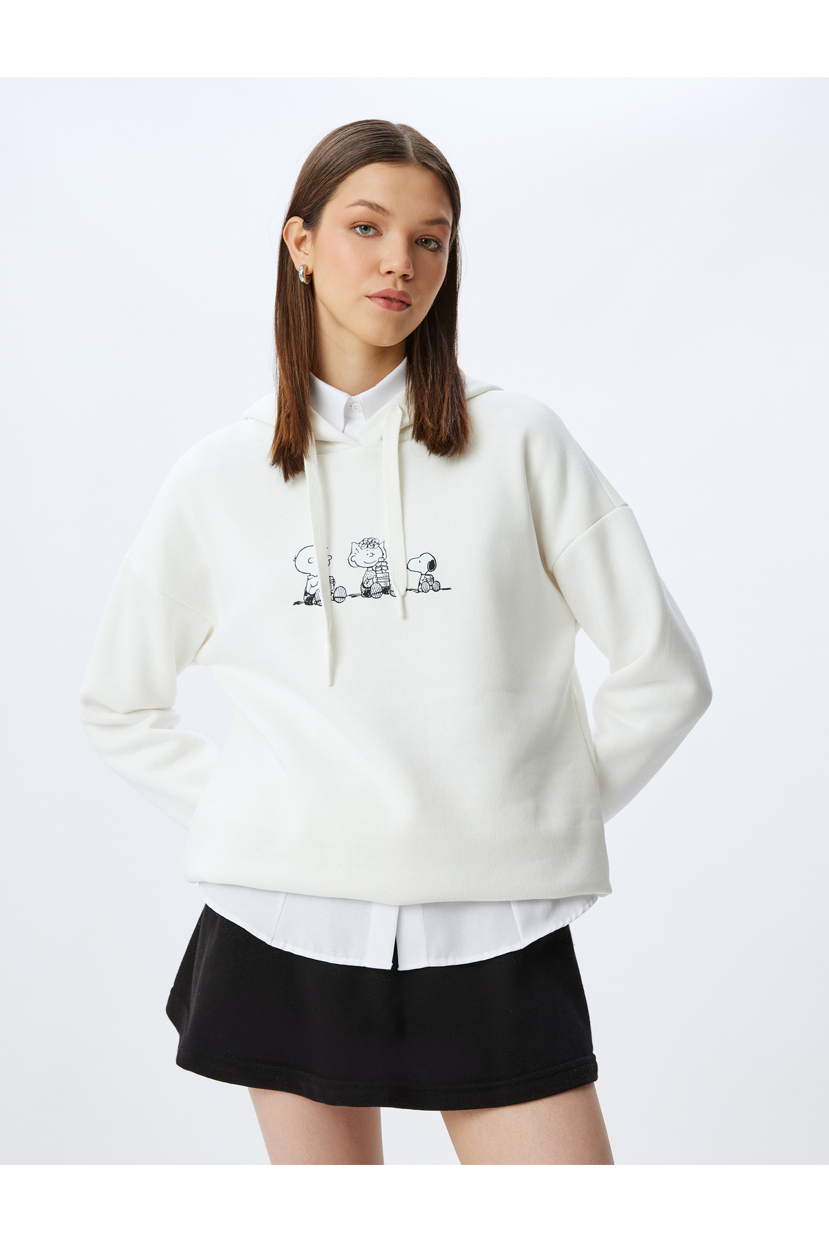 Koton KT - Arkası Snoopy Baskılı Kapüşonlu Rahat Kalıp Şardonlu Lisanslı Sweatshirt