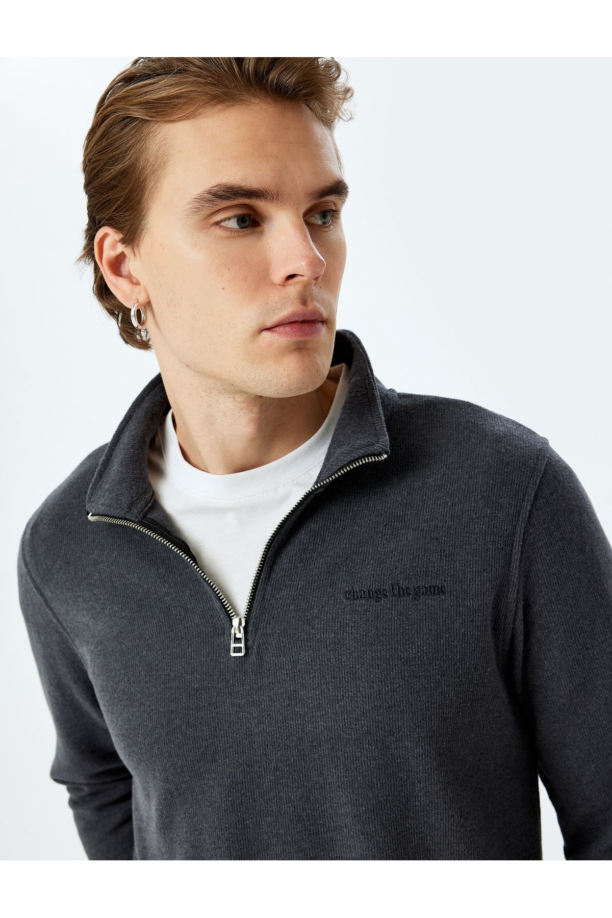 Koton Yeni Sezon Uzun Kollu Pamuk Karışımlı Slogan İşlemeli Yarım Fermuarlı Sweatshirt