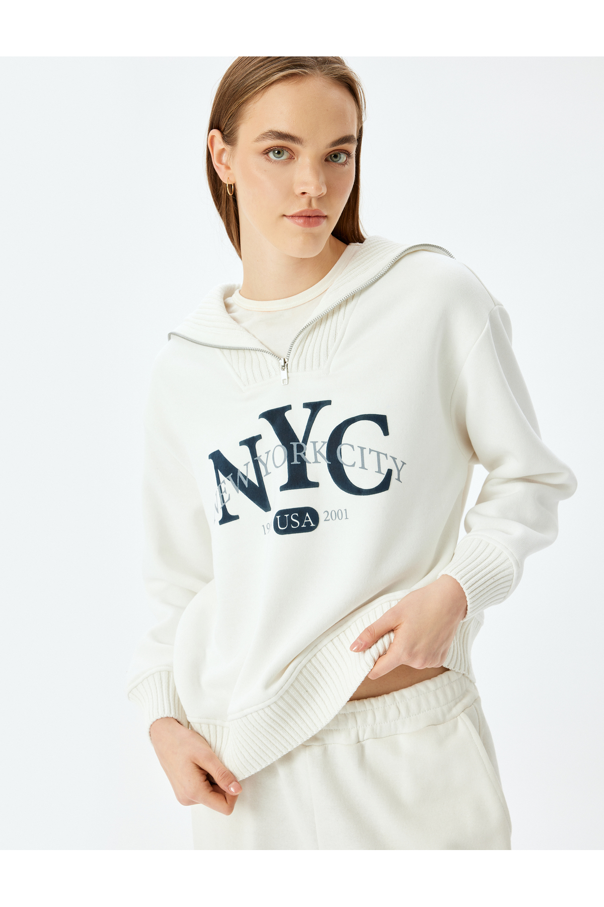 Koton KT - Yarım Fermuarlı Baskılı Oversize Kolej Sweatshirt