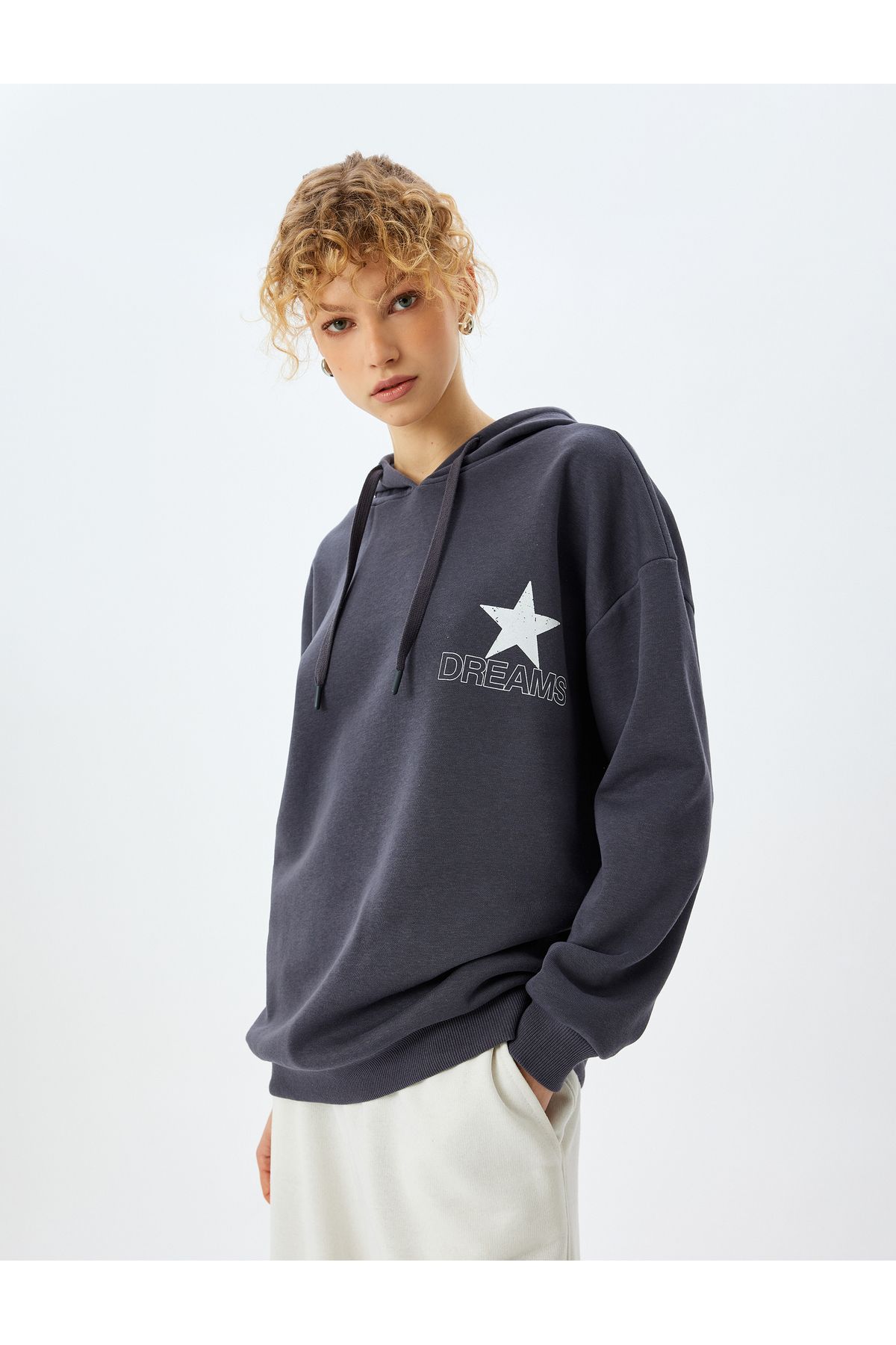 Koton KT - Kapüşonlu Arkası Baskılı Oversize Sweatshirt