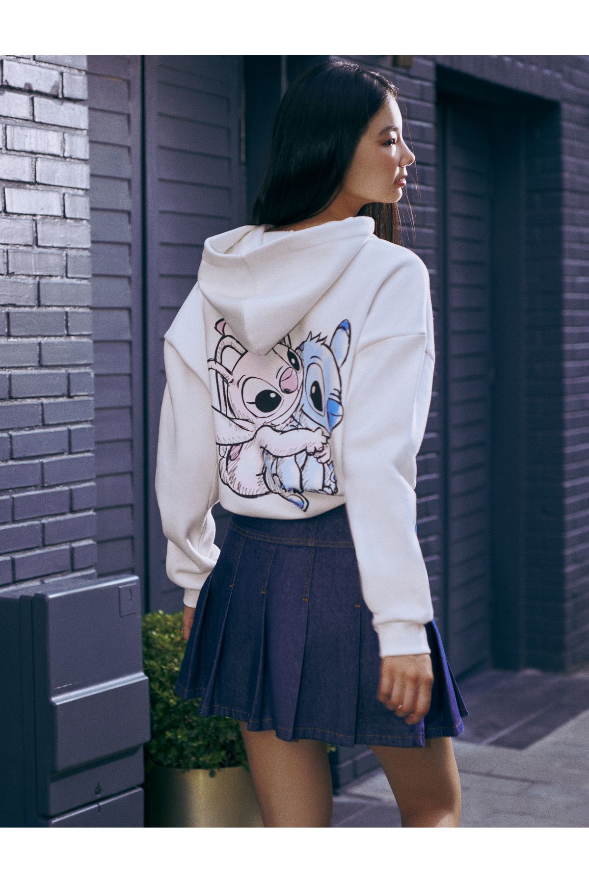 Koton KT - Disney Oversize Sweatshirt Kapüşonlu Arkası Baskılı Şardonlu Lisanslı