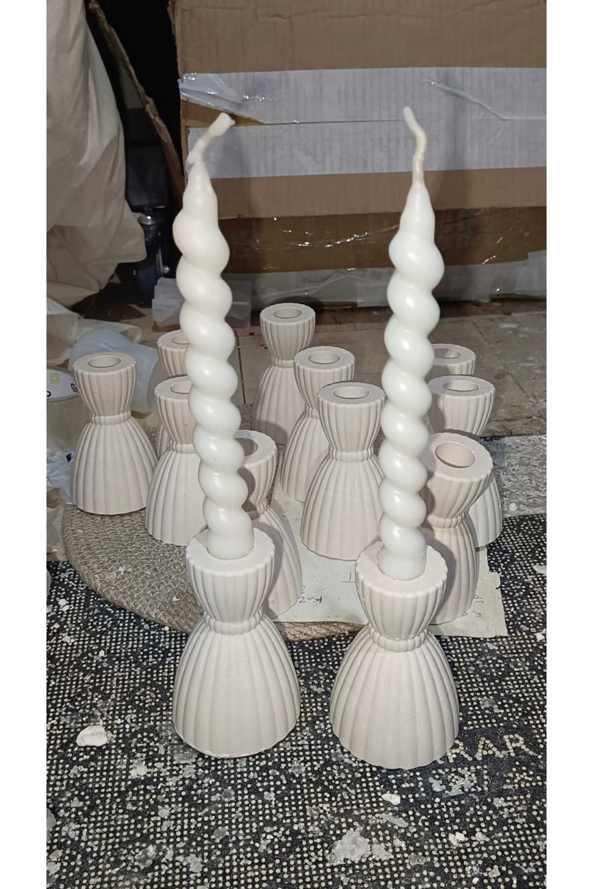 Bidünya renk Burgulu Şamdan Mumu Vanilya Kokulu 2 Li set Mum Ve Mumluk beraber 4 parça