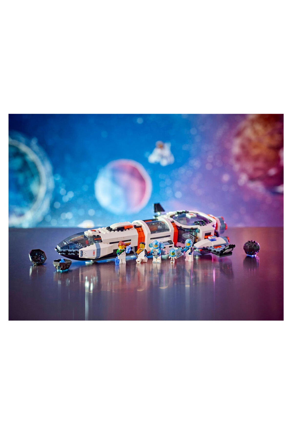 LEGO-City Modular Galactic Spaceship 60446 4