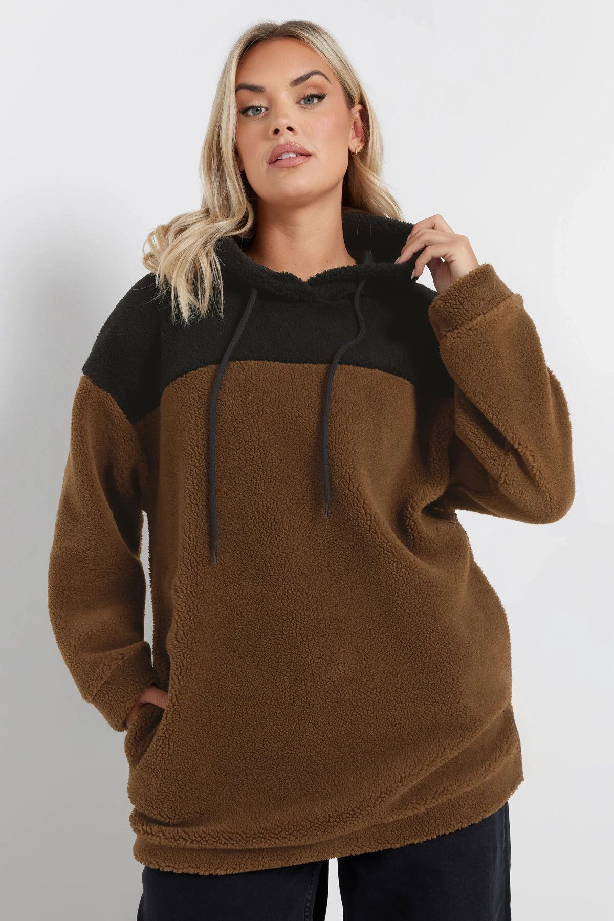 Stil Diva Büyük Beden Uzun Kollu Kapüşonlu ve Cepli Peluş Sweatshirt 303794