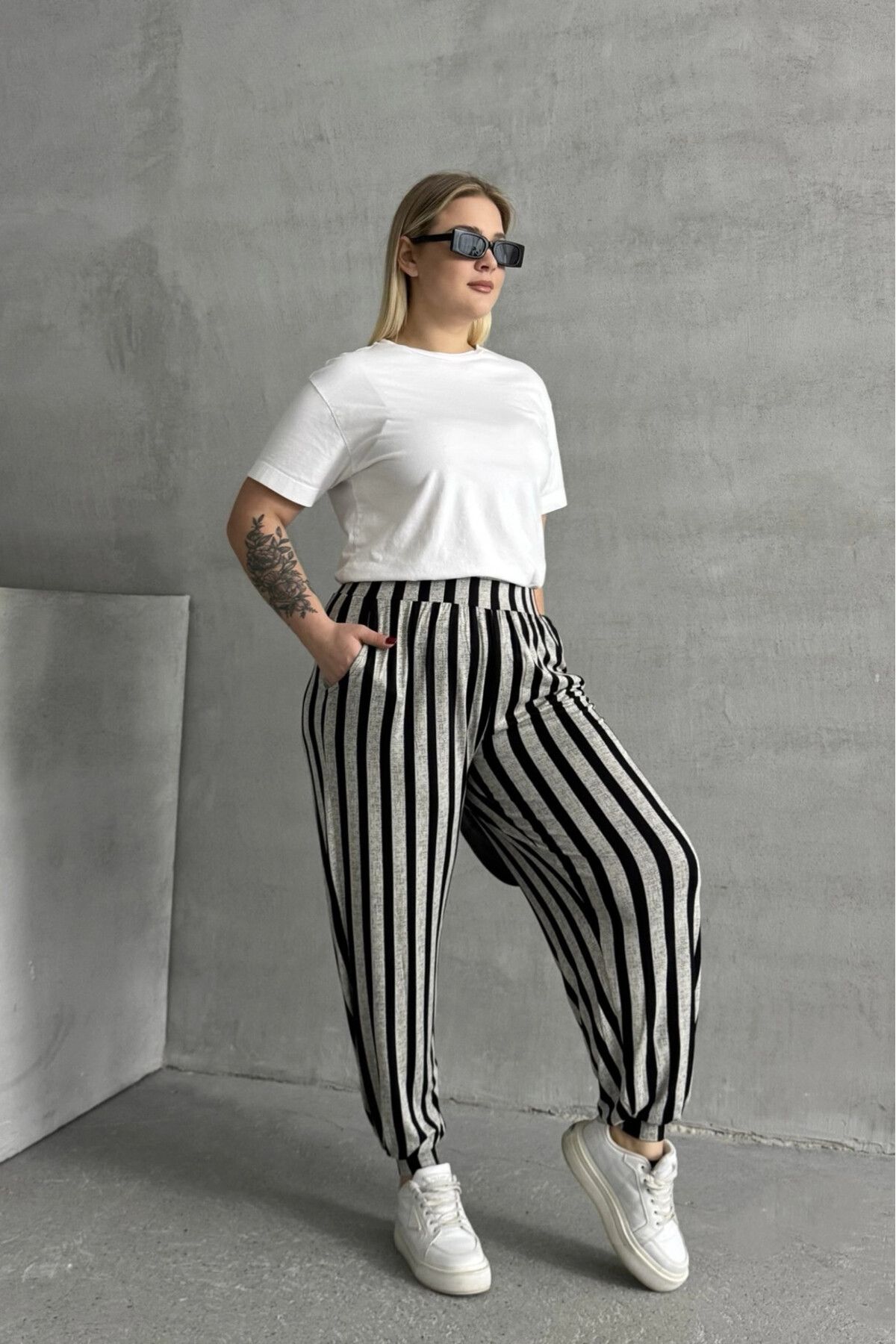 Stil Diva-Plus Size Elastic Waist and Leg Striped Pocket Trousers 89-70 4