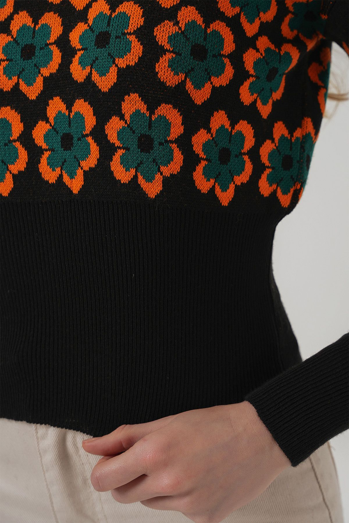 Bigdart-15801 Turtleneck Patterned Crop Sweater - Orange 5